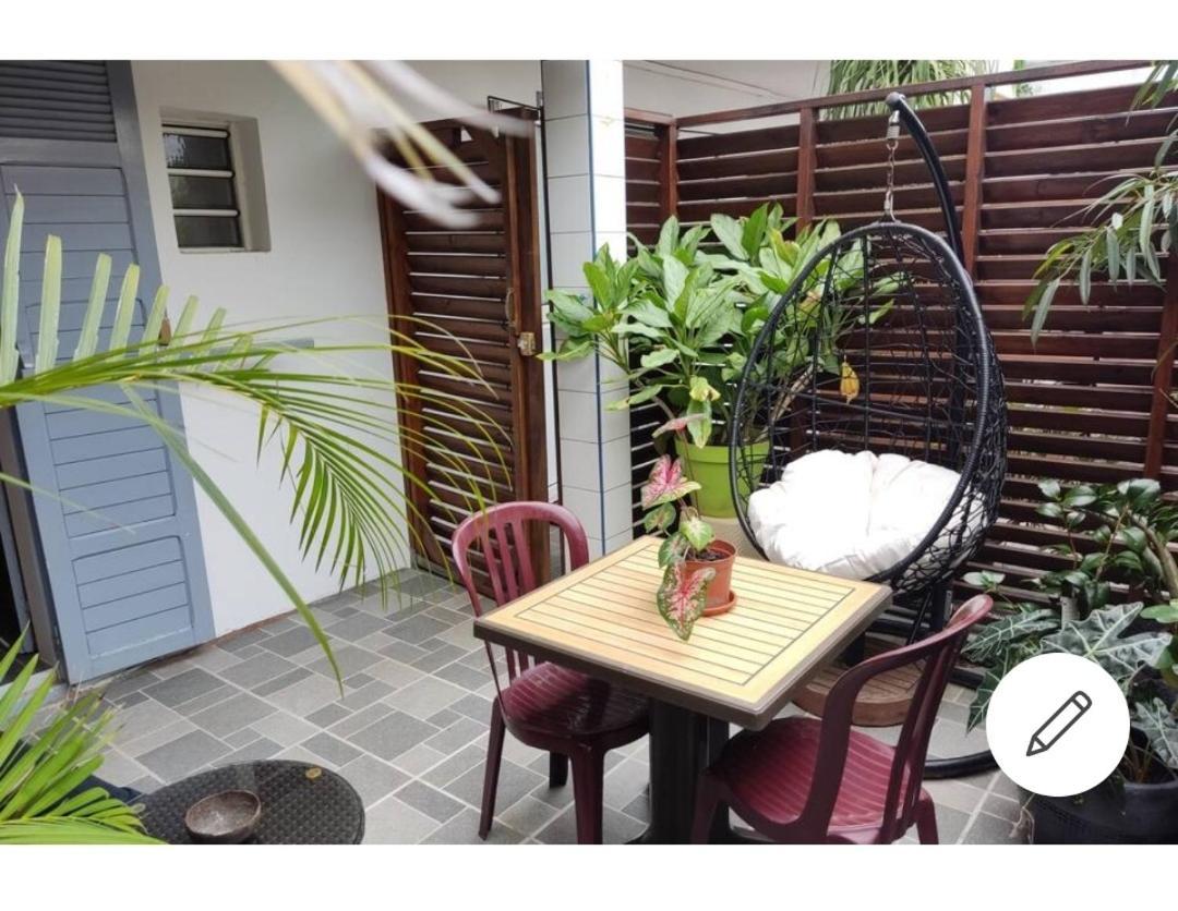 Appartements et chambres en coeur de ville Saint-Denis - Entrée autonome - check in 14h30- Extérieur photo